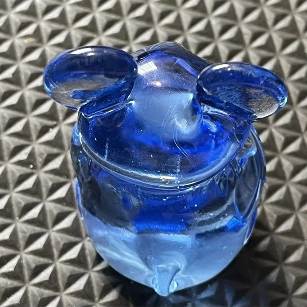 N/A charming blue